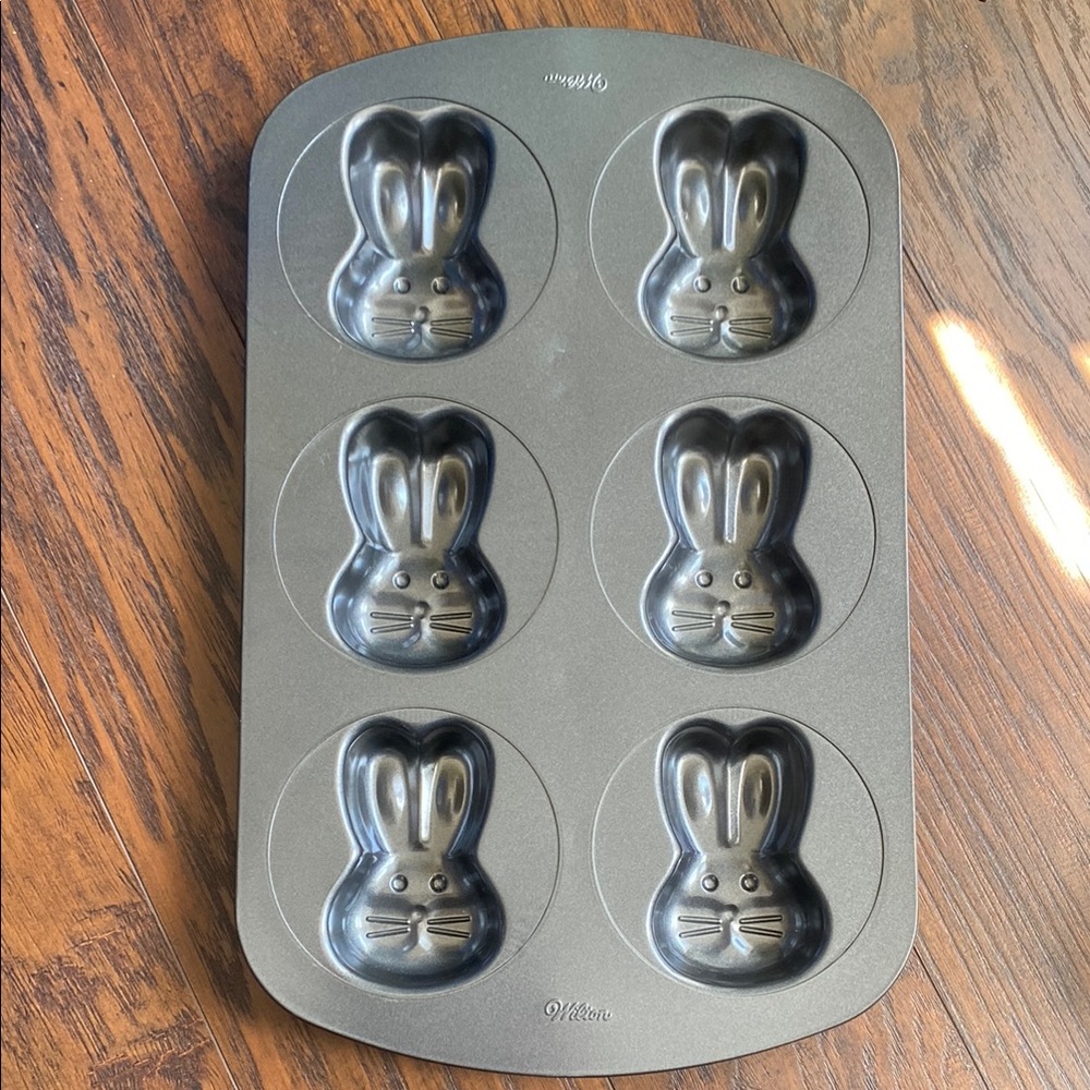 Wilton Bunny Cakelet Pan